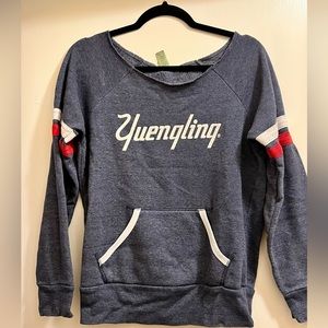 🖤5/$10 Navy Yuengling sweater